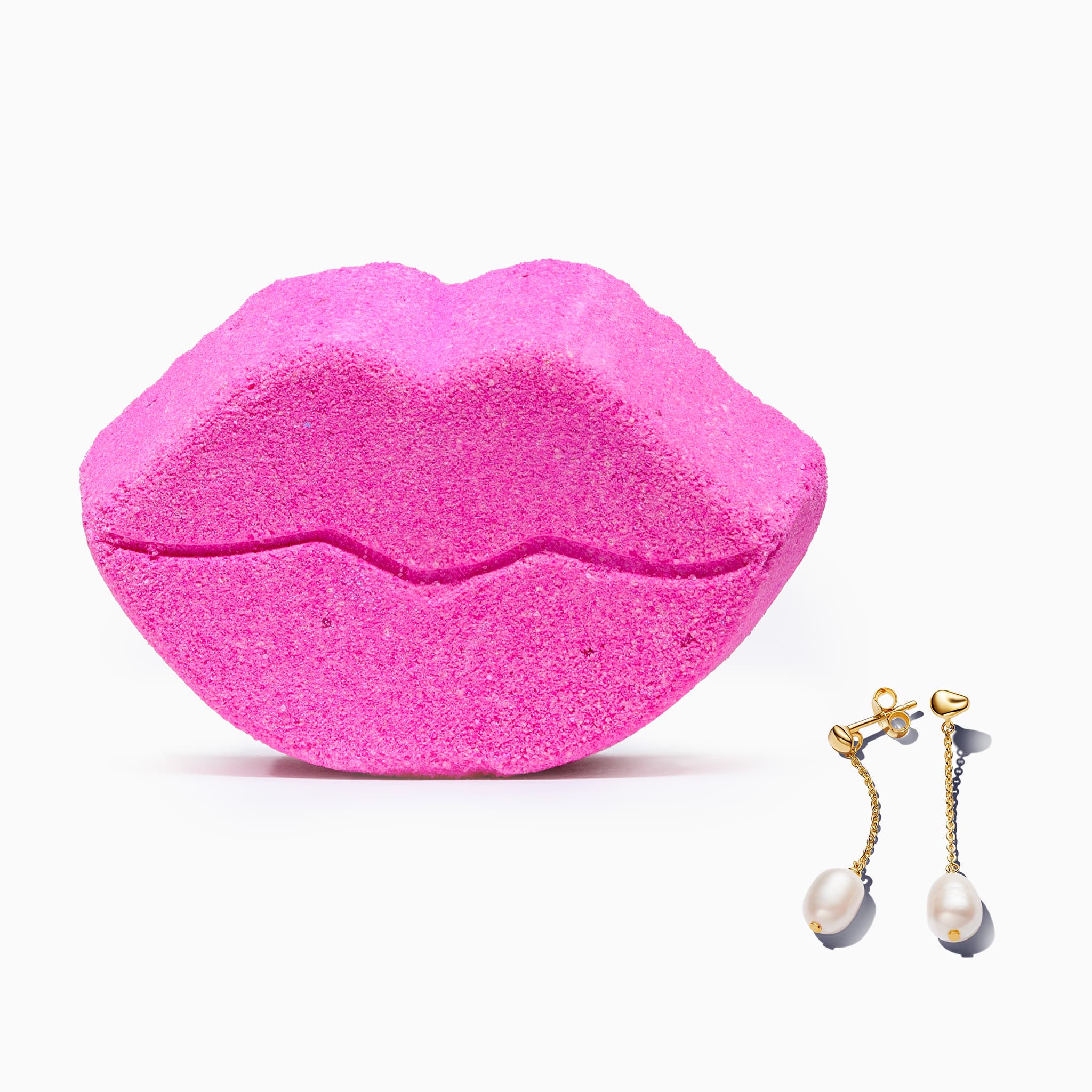 Smooch Bath Bomb w/ Surprise 18K Gold-Plated Jewelry Inside