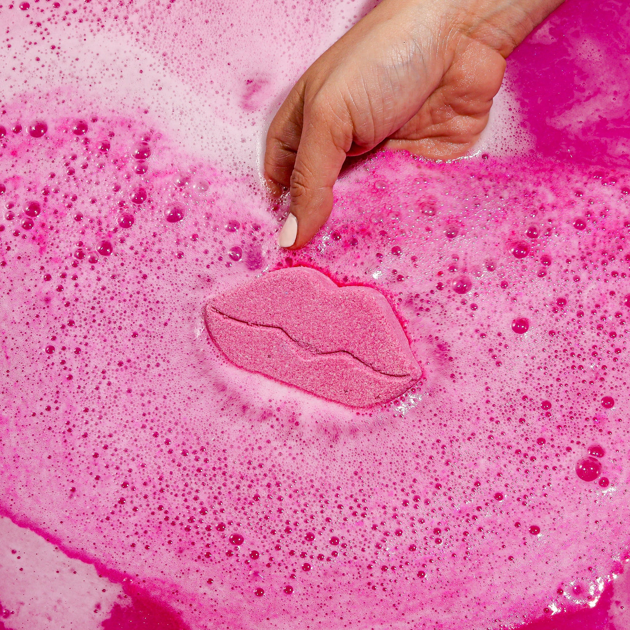 Kiss Me Luxury Bath Bomb + Genuine Diamond