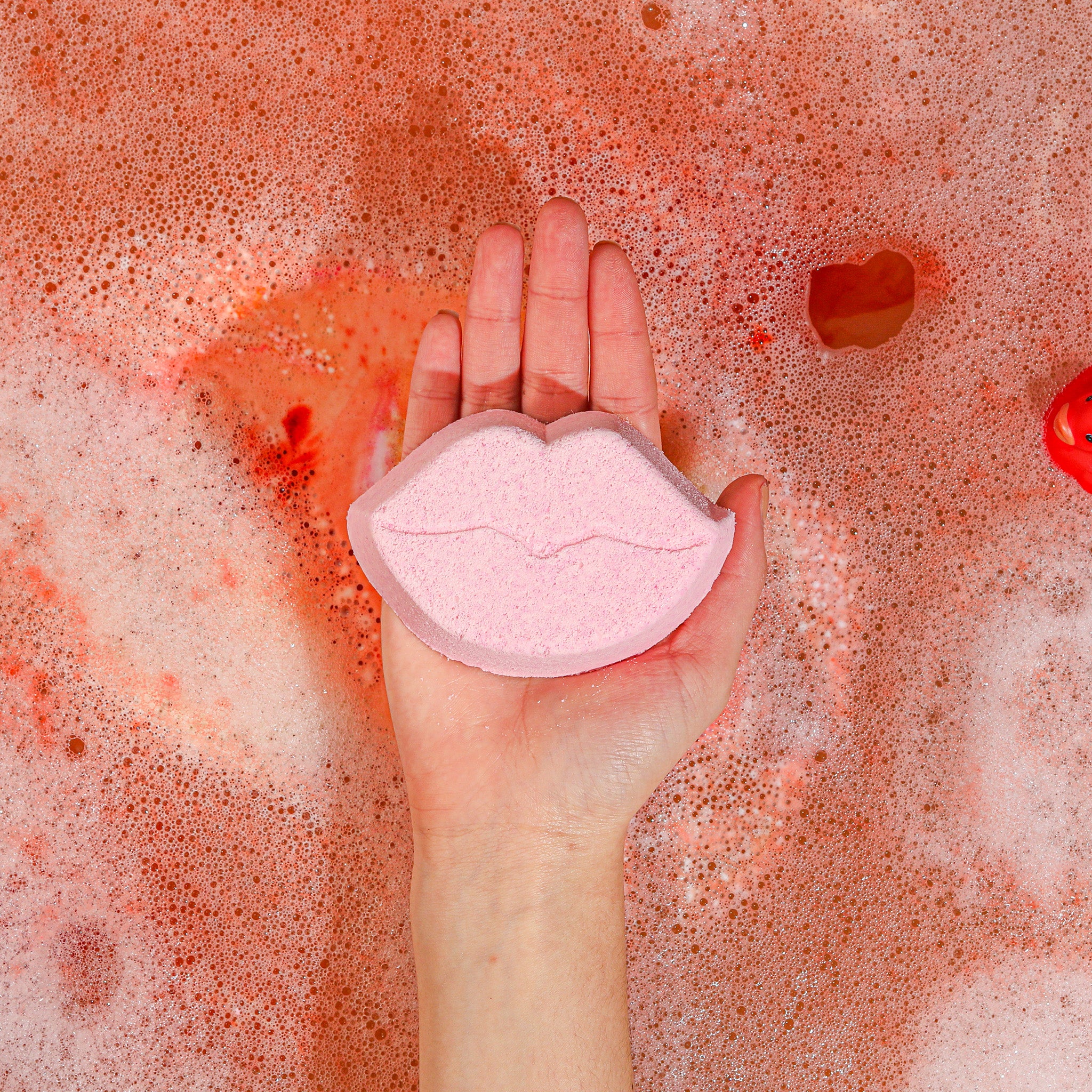 Kiss Me Luxury Bath Bomb + Genuine Diamond