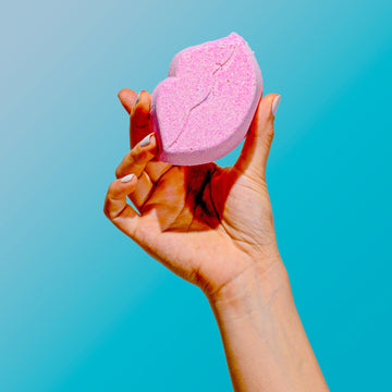 Kiss Me Luxury Bath Bomb + Genuine Diamond