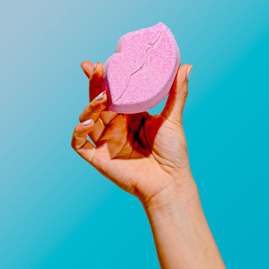 Kiss Me Luxury Bath Bomb + Genuine Diamond