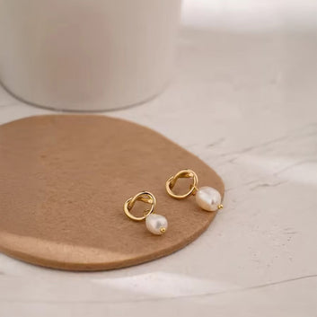 18K Gold PVD Minimalist Drop Earrings w/ Natural Pearl