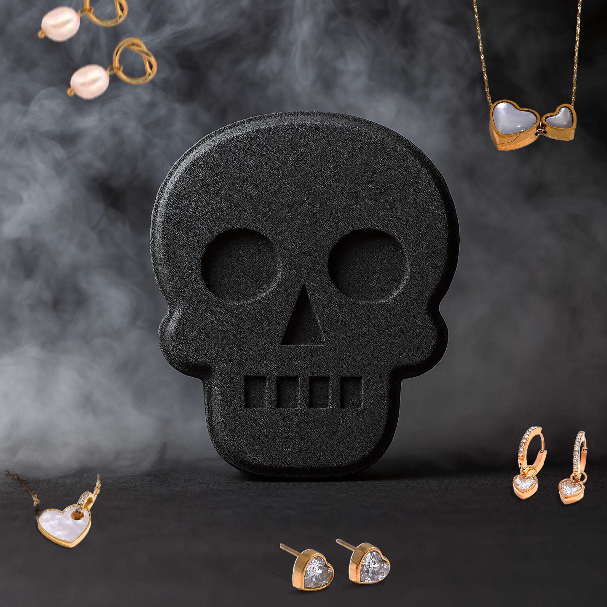 Skull Bath Bomb w/ Surprise 18K Gold-Plated Jewelry Inside