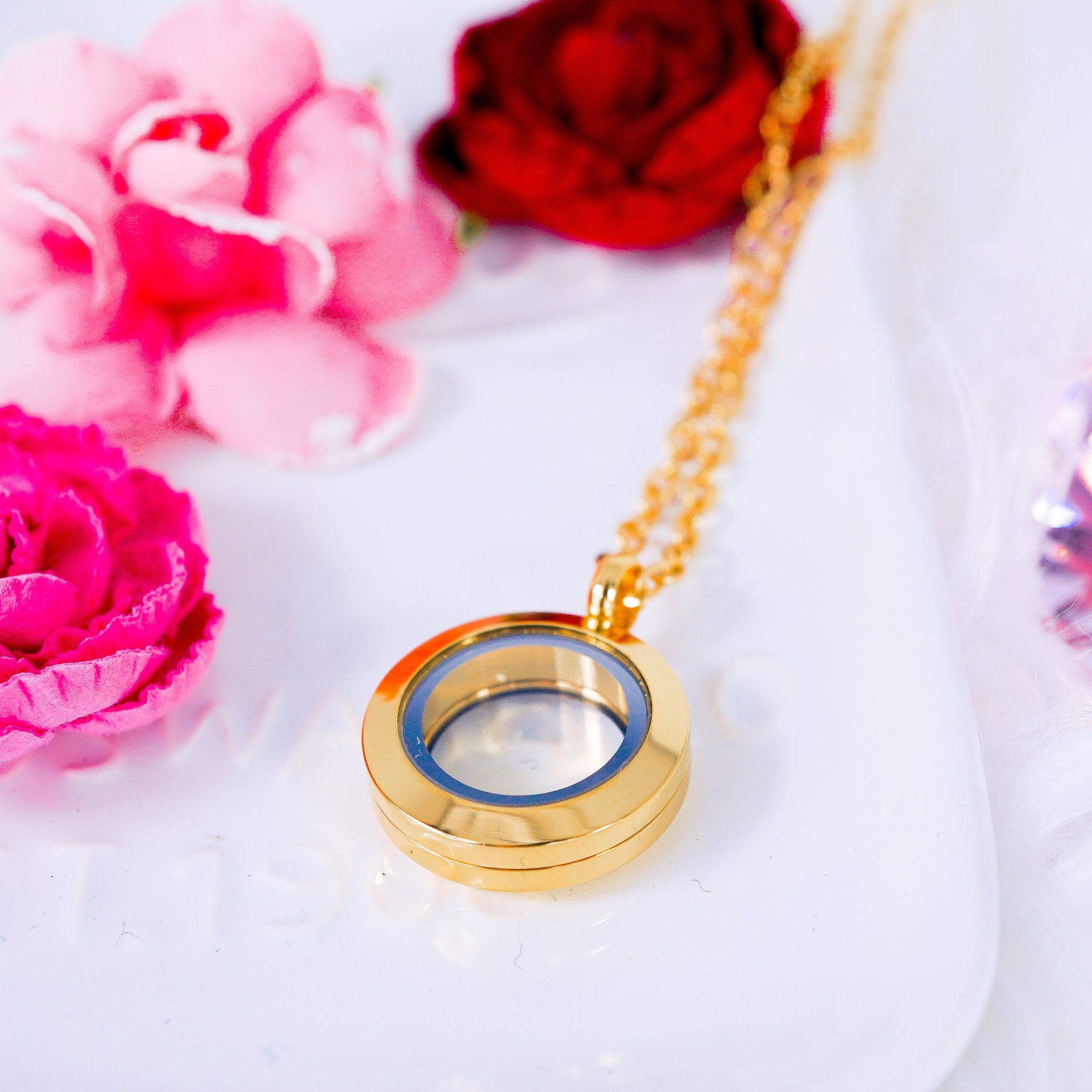 Luxury Locket Necklace | Gold